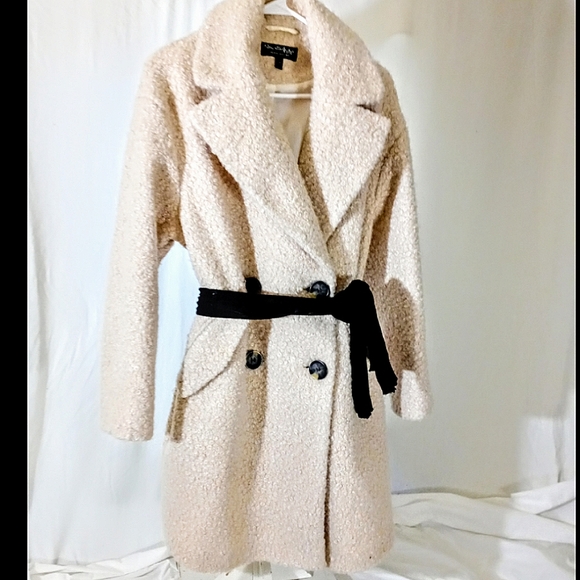 Miss Selfridge Jackets & Blazers - Cute Miss Selfridge cream colored coat a size 6/8